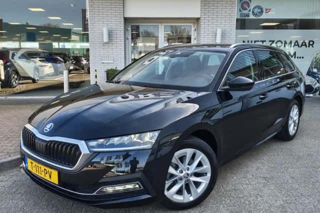 Škoda Octavia (2023) thumbnail 1
