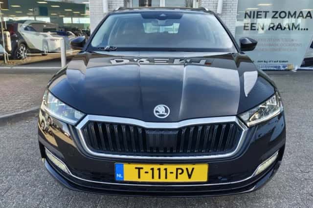 Škoda Octavia (2023) thumbnail 6