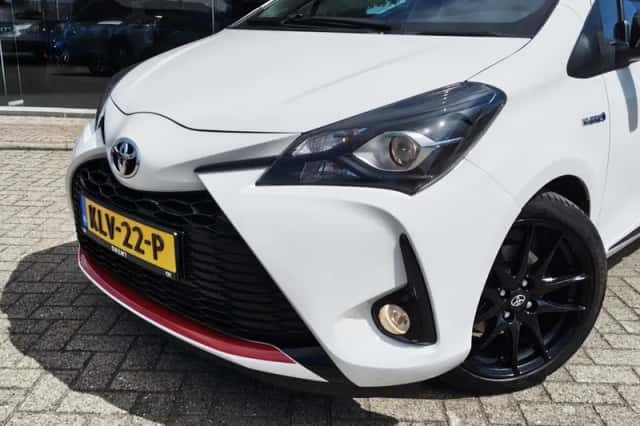 Toyota Yaris (2019) thumbnail 2