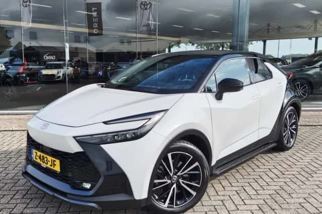 Toyota C-HR (2024) thumbnail 1