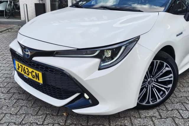 Toyota Corolla (2019) thumbnail 2