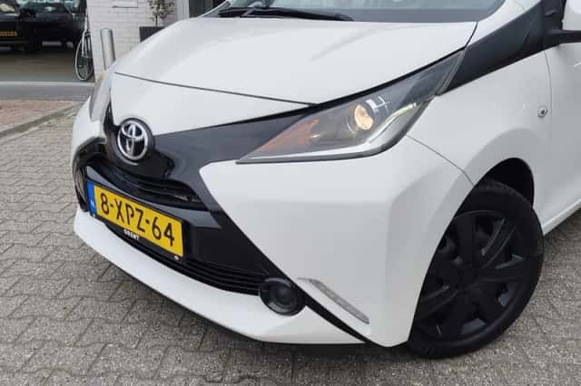 Toyota Aygo (2014) thumbnail 2