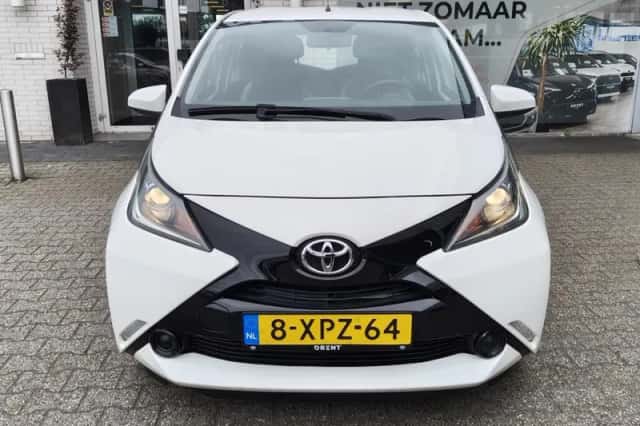 Toyota Aygo (2014) thumbnail 6