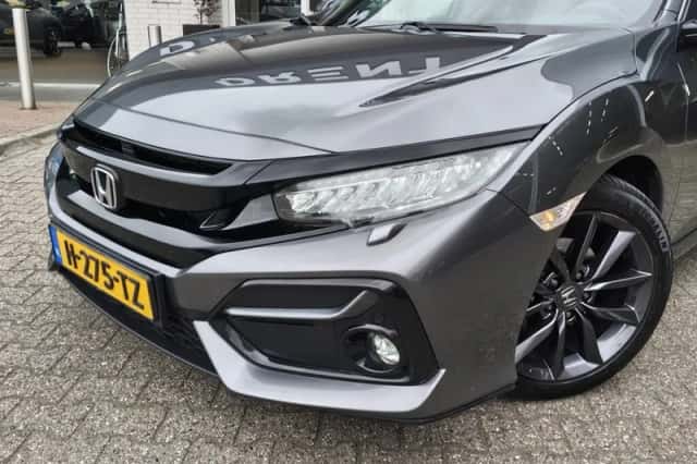 Honda Civic (2020) thumbnail 2