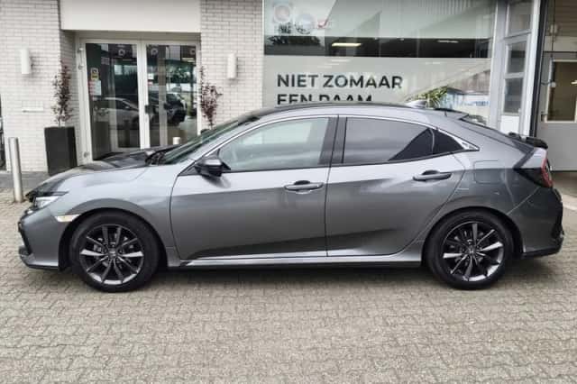 Honda Civic (2020) thumbnail 3