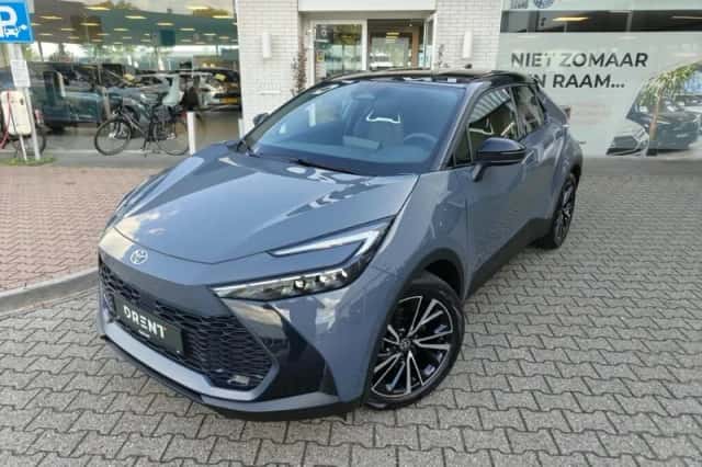Toyota C-HR (2026) thumbnail 2