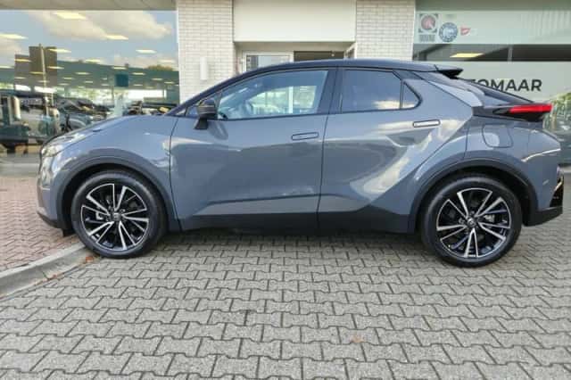 Toyota C-HR (2026) thumbnail 4