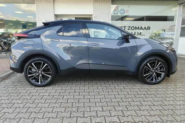 Toyota C-HR (2026) thumbnail 5