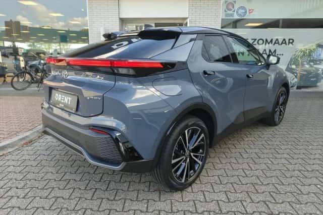 Toyota C-HR (2026) thumbnail 6