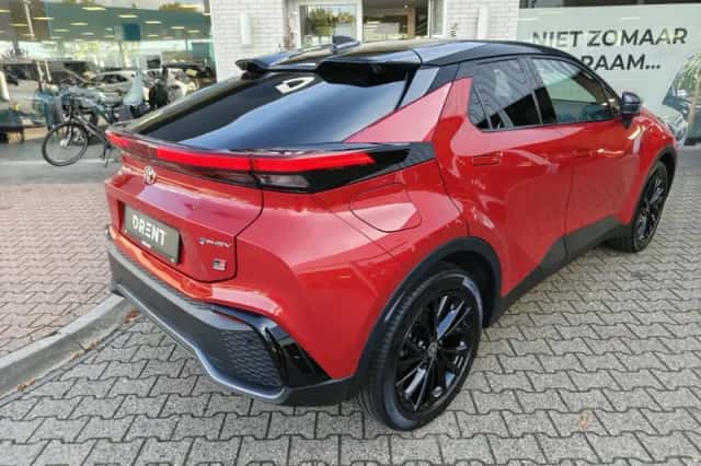 Toyota C-HR (2026) thumbnail 2