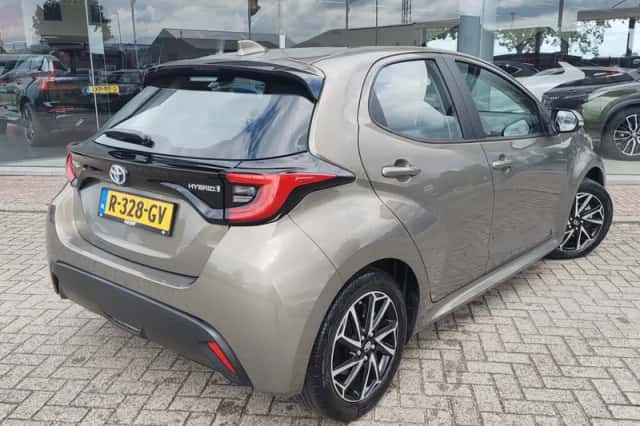 Toyota Yaris (2022) thumbnail 4