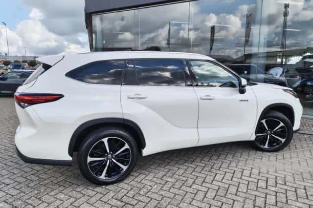 Toyota Highlander (2021) thumbnail 5
