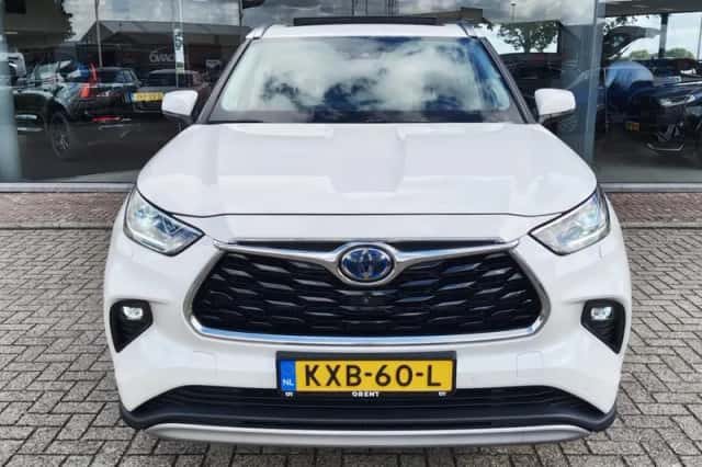 Toyota Highlander (2021) thumbnail 6