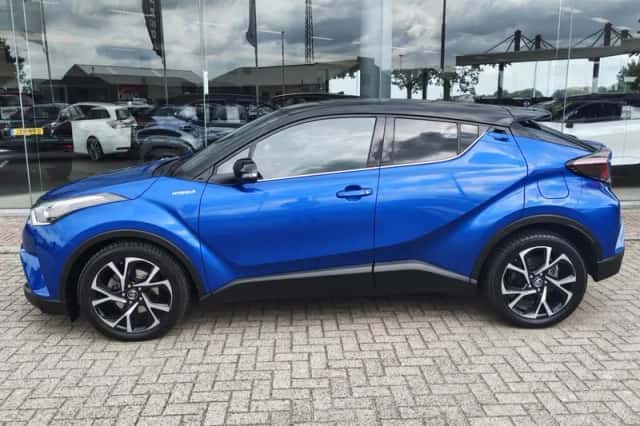 Toyota C-HR (2020) thumbnail 3