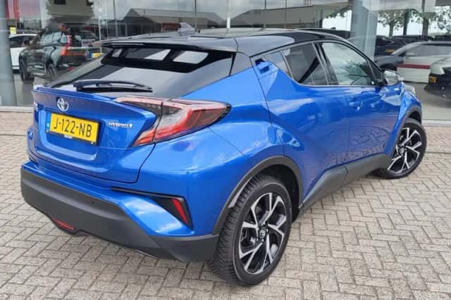 Toyota C-HR (2020) thumbnail 4