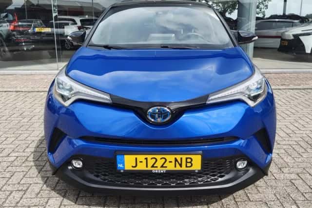 Toyota C-HR (2020) thumbnail 6