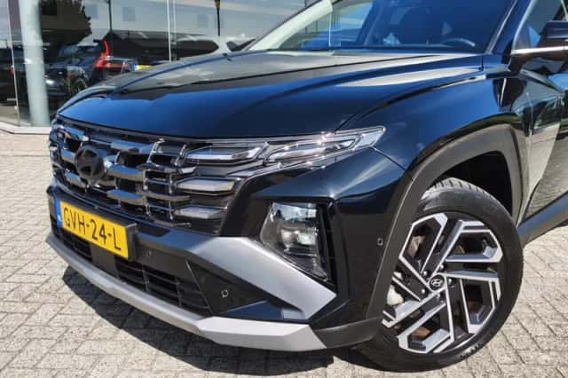 Hyundai Tucson (2025) thumbnail 2
