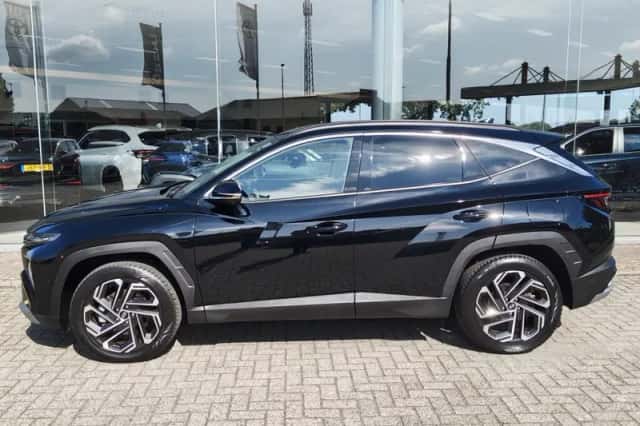 Hyundai Tucson (2025) thumbnail 3