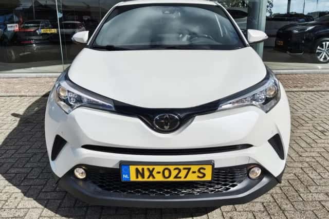 Toyota C-HR (2017) thumbnail 6