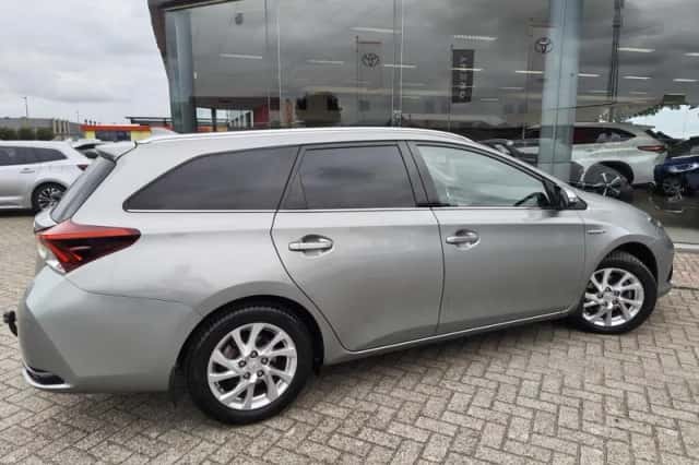 Toyota Auris (2018) thumbnail 5
