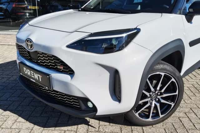 Toyota Yaris Cross (2023) thumbnail 2