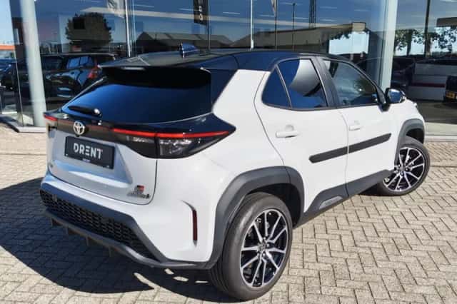 Toyota Yaris Cross (2023) thumbnail 4