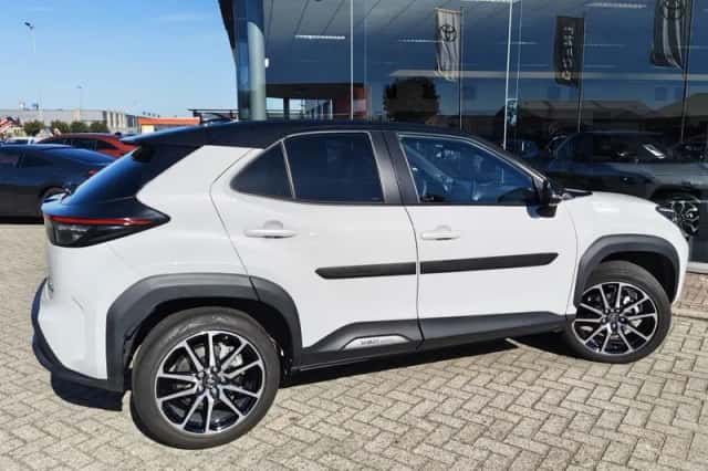 Toyota Yaris Cross (2023) thumbnail 5