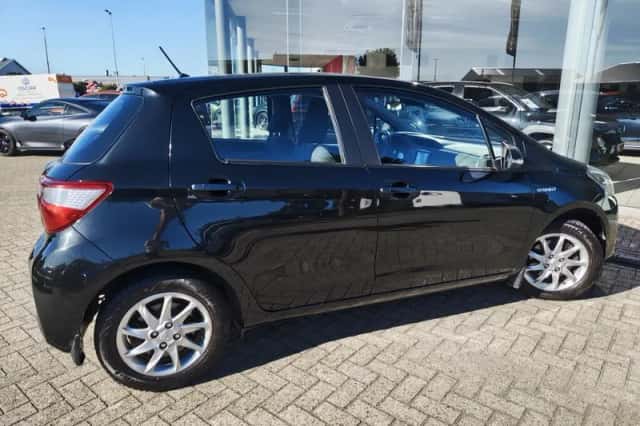 Toyota Yaris (2019) thumbnail 5