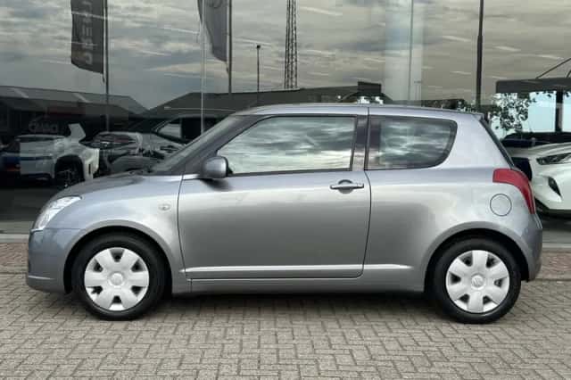 Suzuki Swift (2007) thumbnail 2