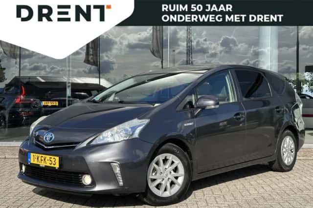 Toyota Prius Wagon (2013) thumbnail 1