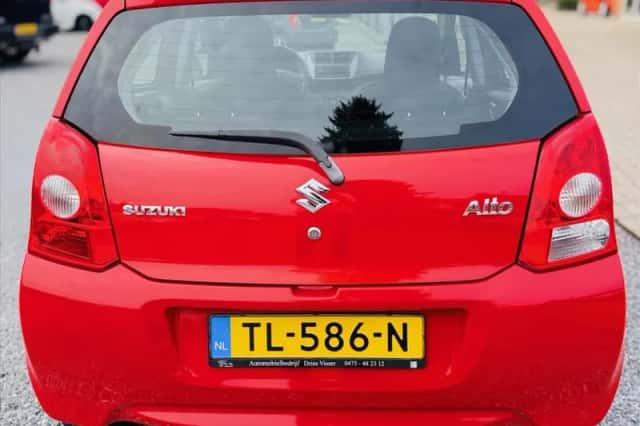 Suzuki Alto (2010) thumbnail 4
