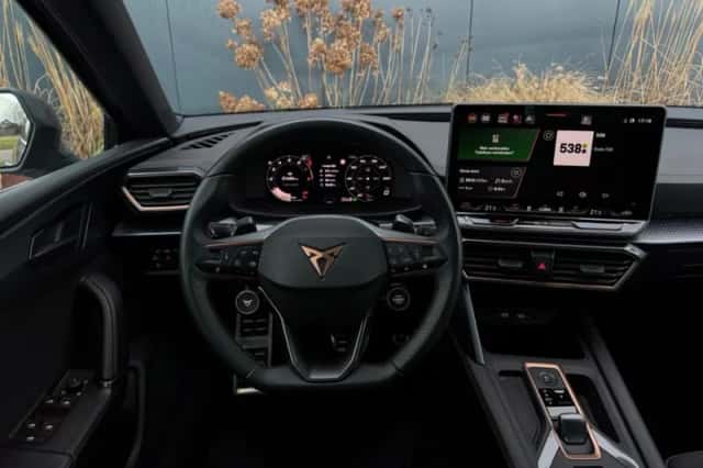 CUPRA Leon Sportstourer (2025) thumbnail 2