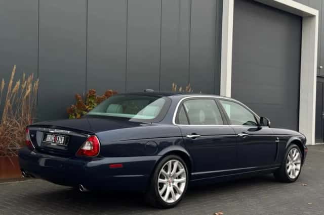 Jaguar XJ (2008) thumbnail 3