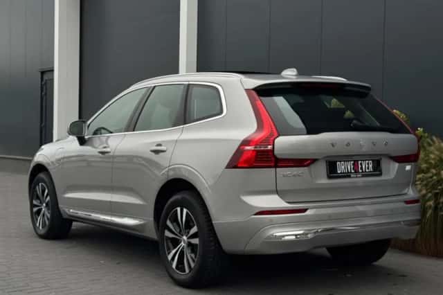 Volvo XC60 (2022) thumbnail 5