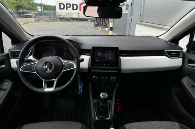 Renault Clio (2022) thumbnail 2