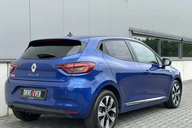 Renault Clio (2022) thumbnail 3