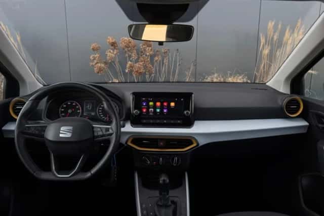 SEAT Arona (2022) thumbnail 2