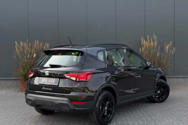 SEAT Arona (2022) thumbnail 3
