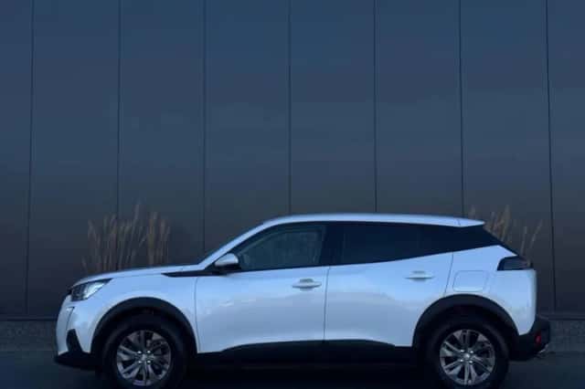 Peugeot 2008 (2021) thumbnail 4