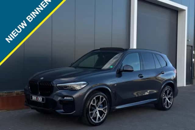 BMW X5 (2021) thumbnail 1