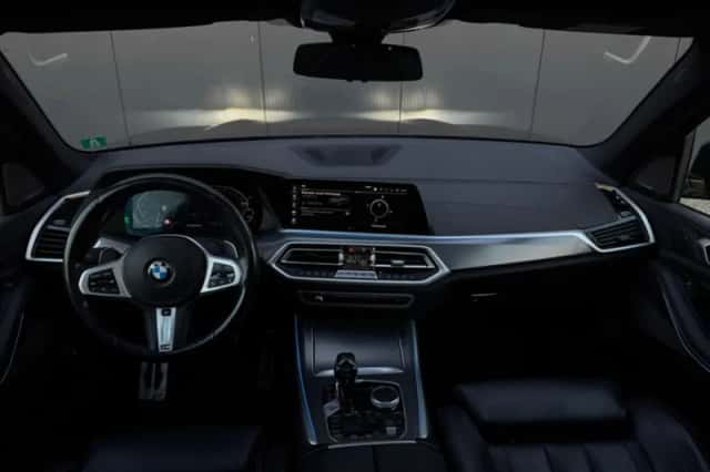 BMW X5 (2021) thumbnail 2