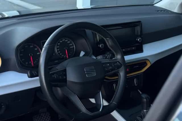 SEAT Arona (2022) thumbnail 2