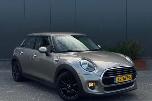 MINI Cooper (2019) thumbnail 4