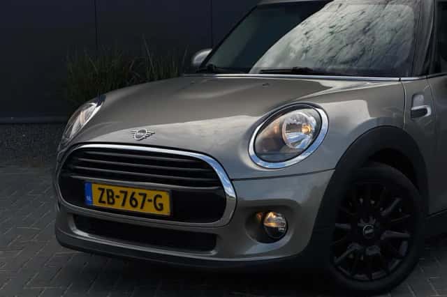 MINI Cooper (2019) thumbnail 6