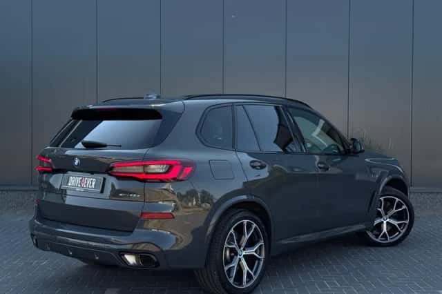 BMW X5 (2023) thumbnail 3
