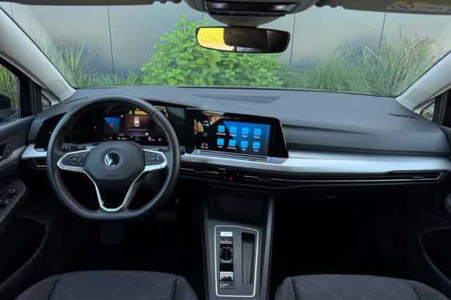 Volkswagen Golf (2020) thumbnail 2