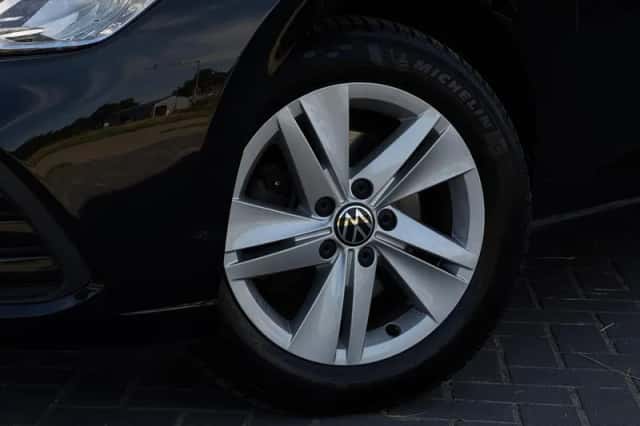 Volkswagen Golf (2020) thumbnail 6