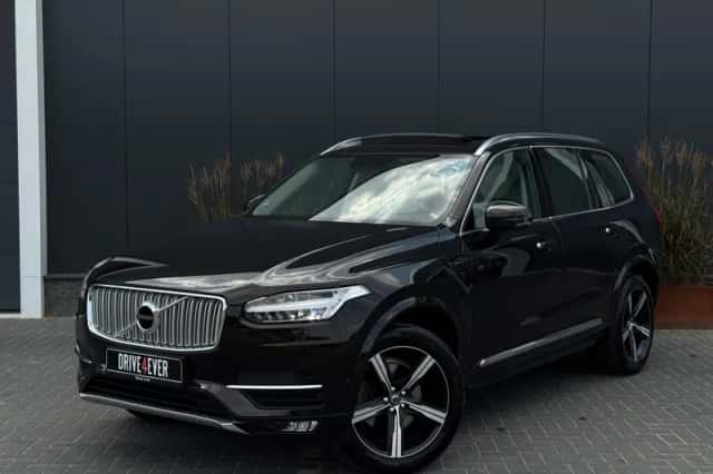 Volvo XC90 (2016) thumbnail 1