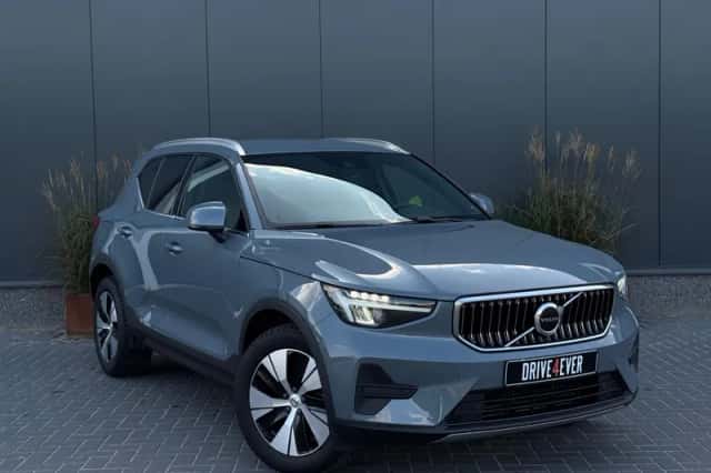 Volvo XC40 (2023) thumbnail 4