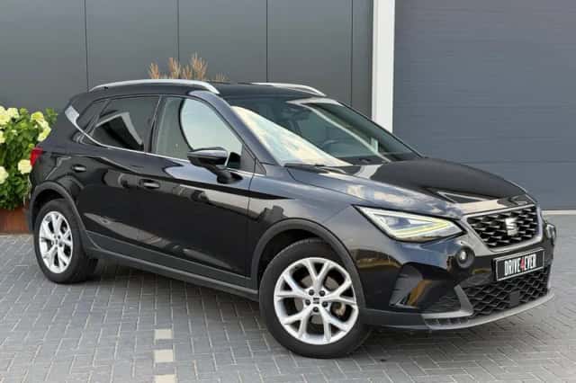 SEAT Arona (2023) thumbnail 4